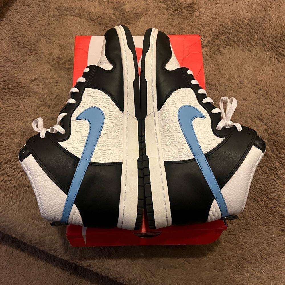 Nike High-Top Sneakers in White, Black & Light Blue - Picture 6 of 9